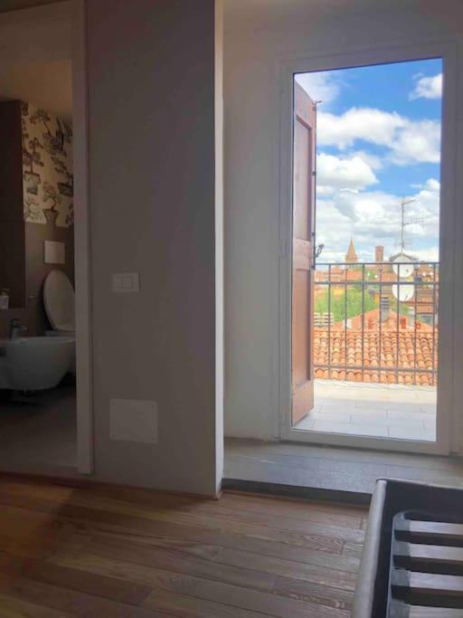 Romantic Attic Room With Panoramic View Bologna Bagian luar foto